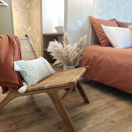 La Douce Halte - Gites Avec Spa Ou Sauna Saint-Ouen-Des-Toits Dış mekan fotoğraf
