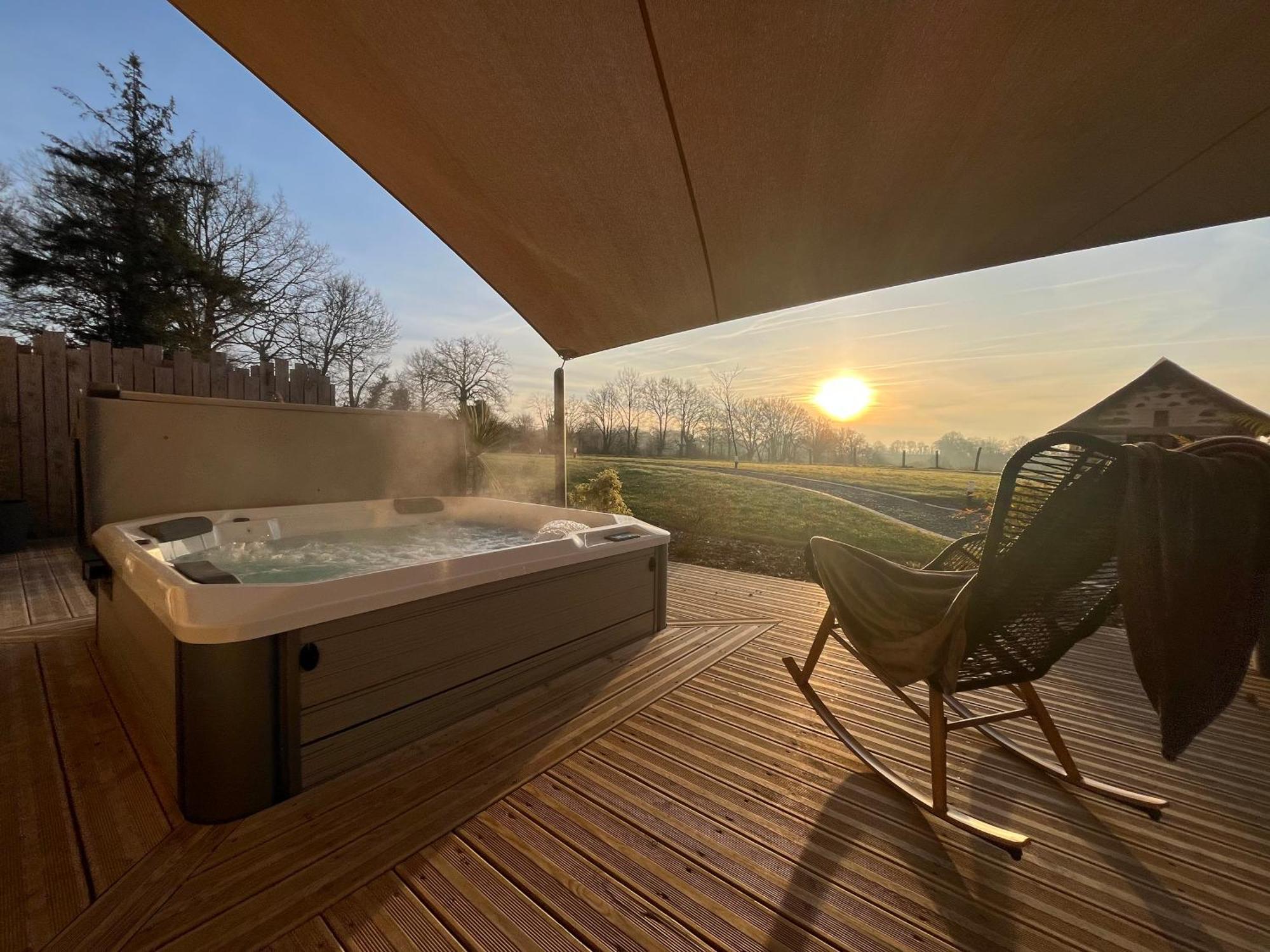 La Douce Halte - Gites Avec Spa Ou Sauna Saint-Ouen-Des-Toits Dış mekan fotoğraf